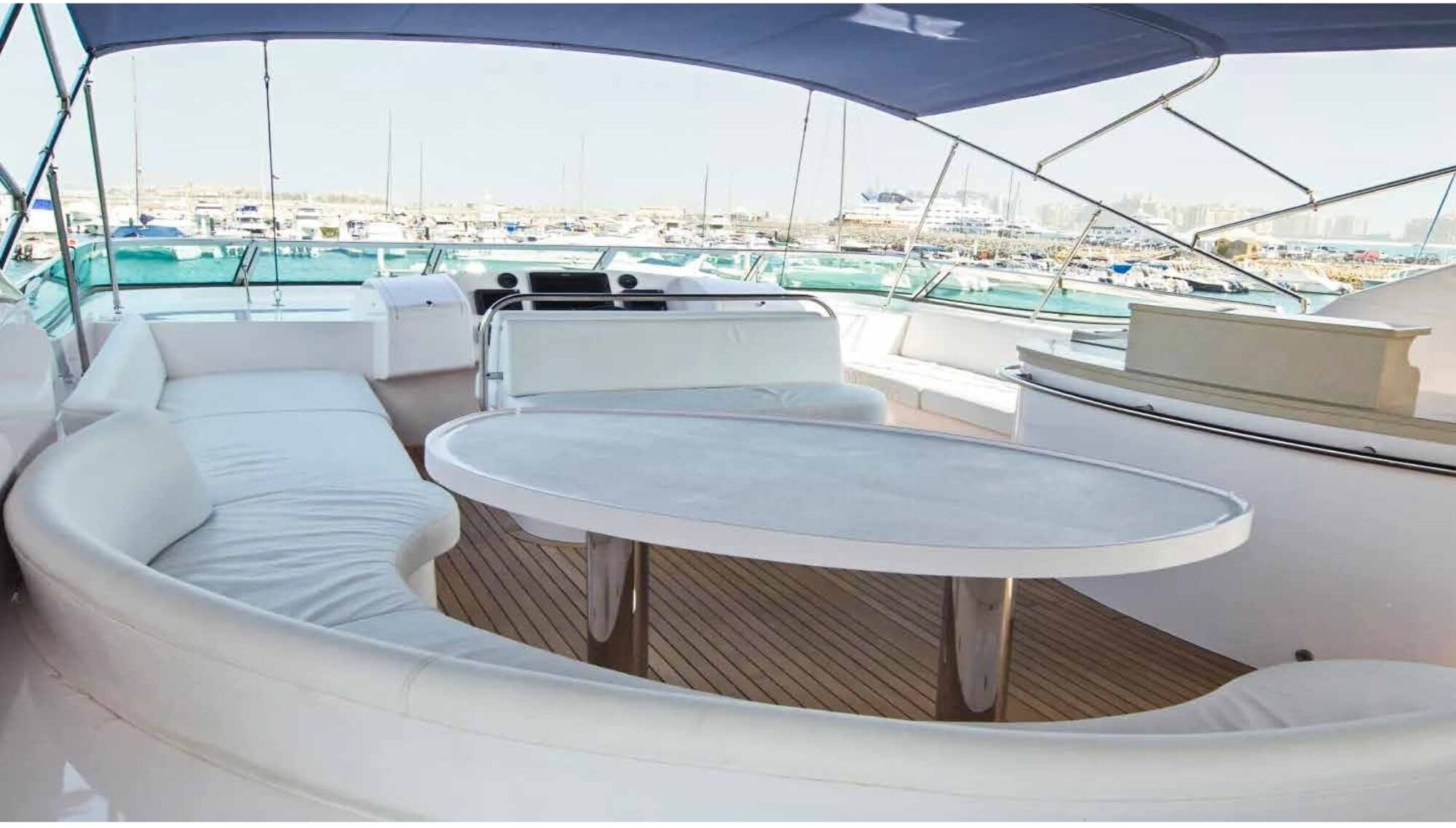 88ft yacht rental in dubai marina